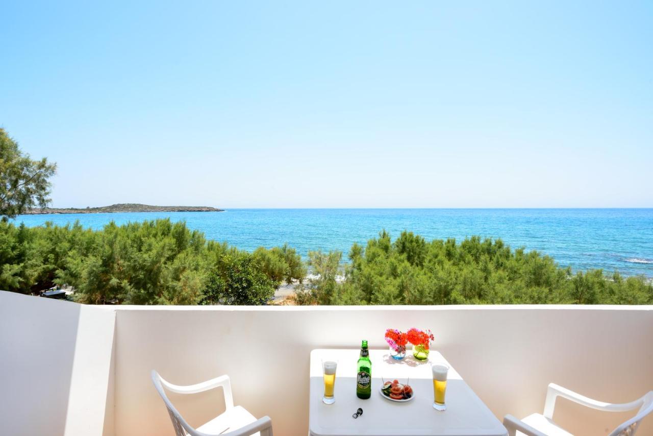 Taverna Akrogiali لوترون المظهر الخارجي الصورة