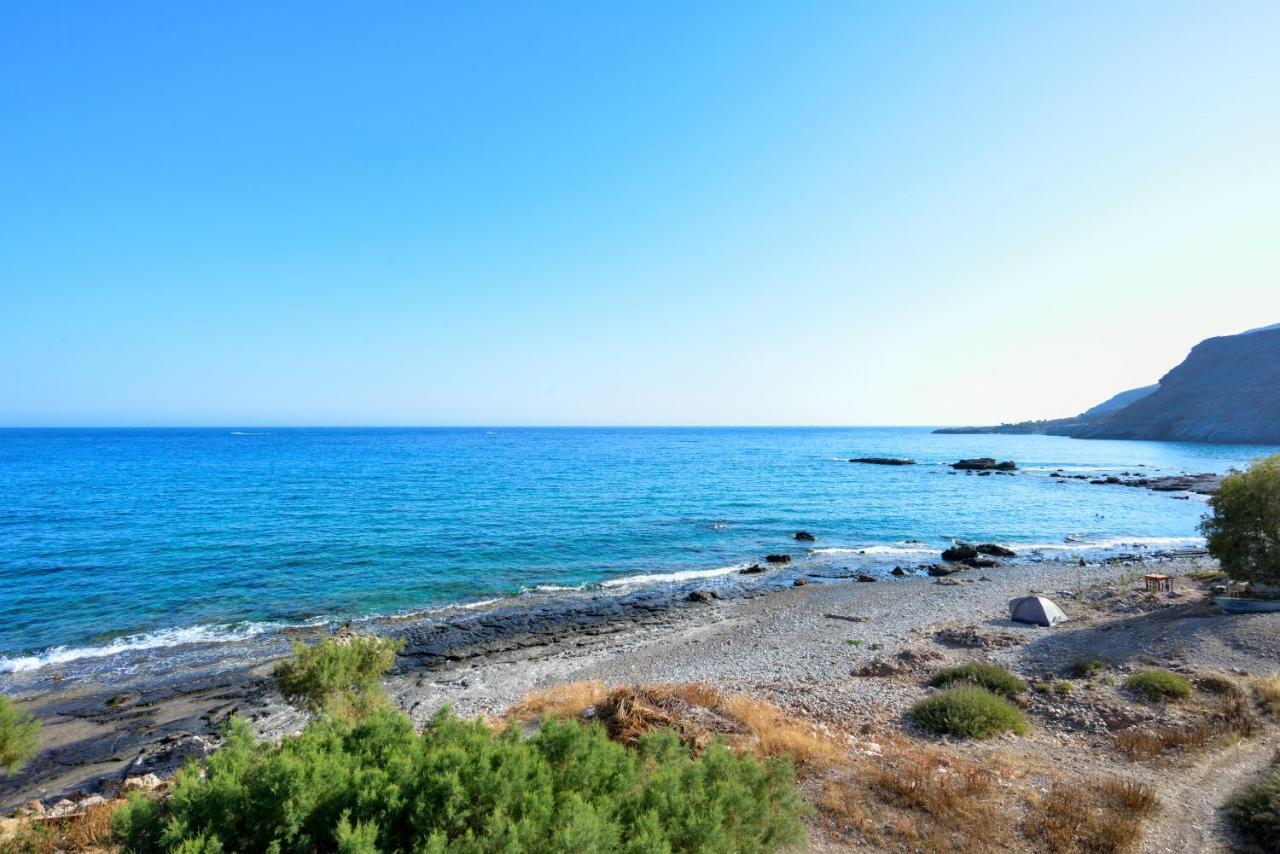 Taverna Akrogiali لوترون المظهر الخارجي الصورة