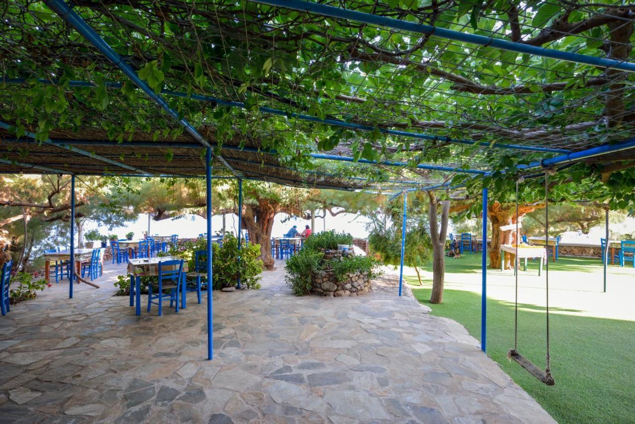 Taverna Akrogiali لوترون المظهر الخارجي الصورة