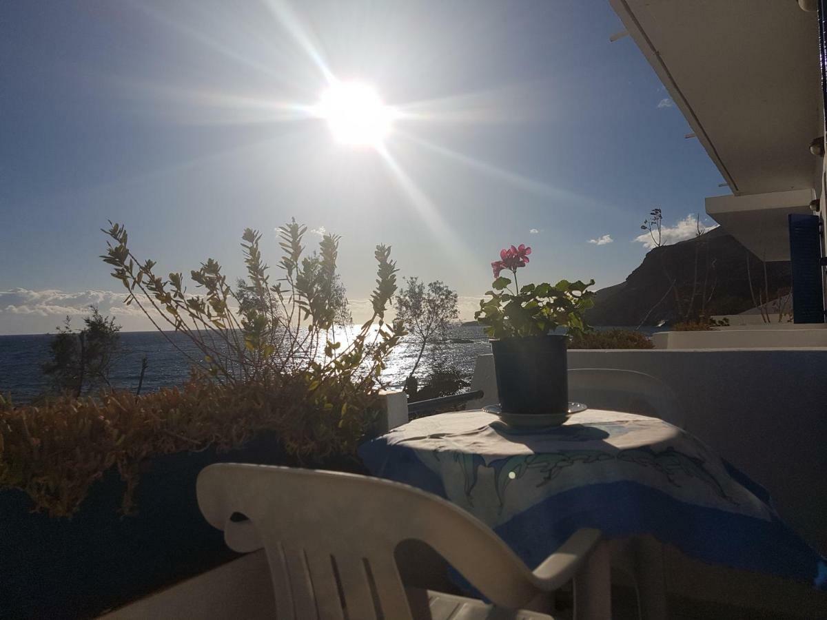Taverna Akrogiali لوترون المظهر الخارجي الصورة