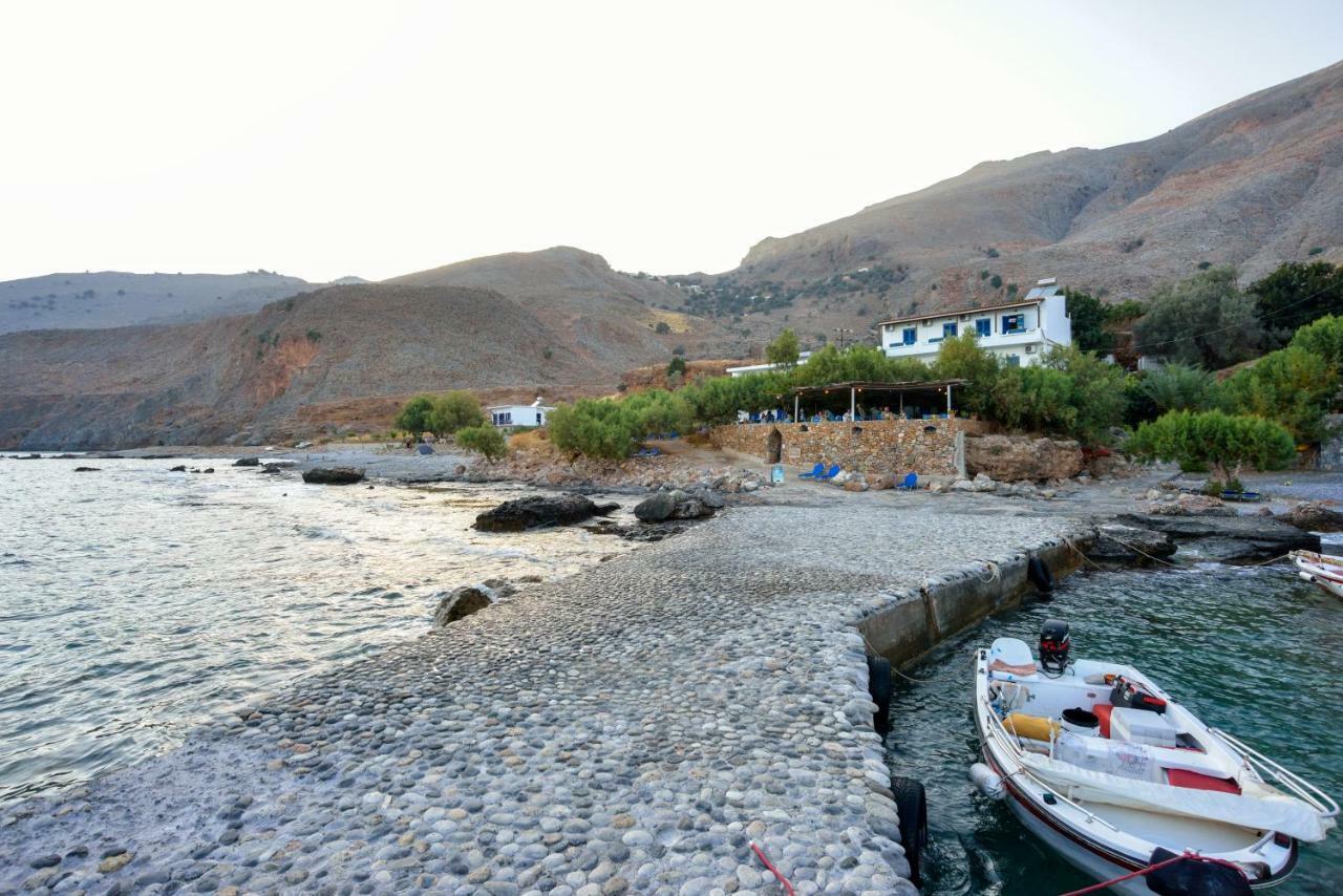 Taverna Akrogiali لوترون المظهر الخارجي الصورة